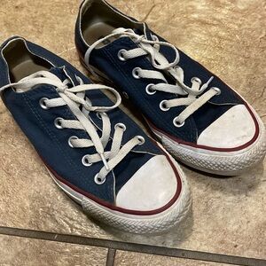 Converse Size 6 Women’s Sneakers Activewear Lifestyle Unisex Academic